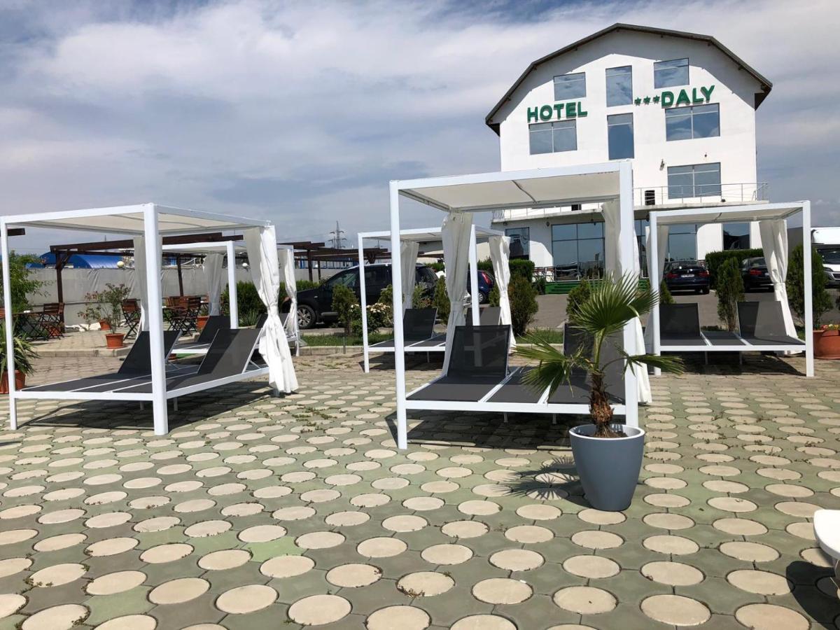 Hotel Daly Ploieşti Exteriér fotografie