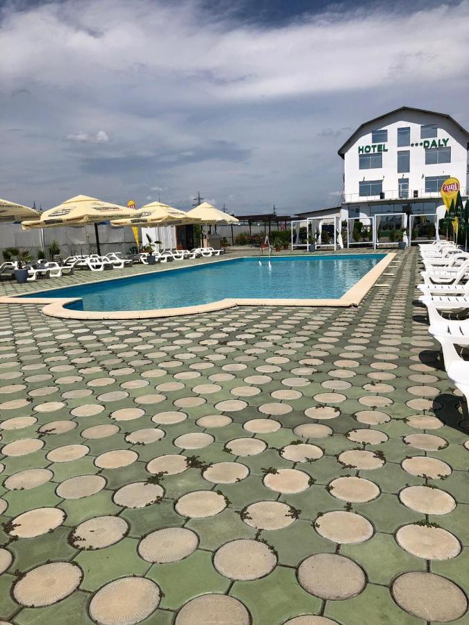 Hotel Daly Ploieşti Exteriér fotografie