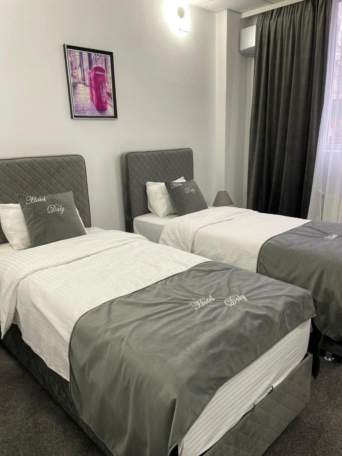 Hotel Daly Ploieşti Exteriér fotografie
