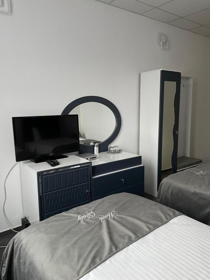 Hotel Daly Ploieşti Exteriér fotografie