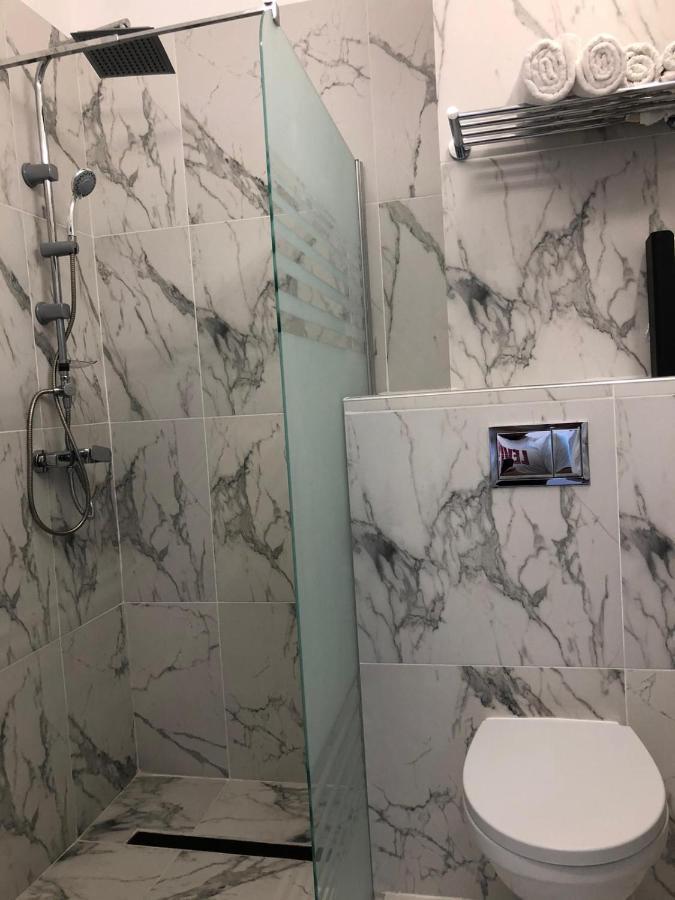 Hotel Daly Ploieşti Exteriér fotografie