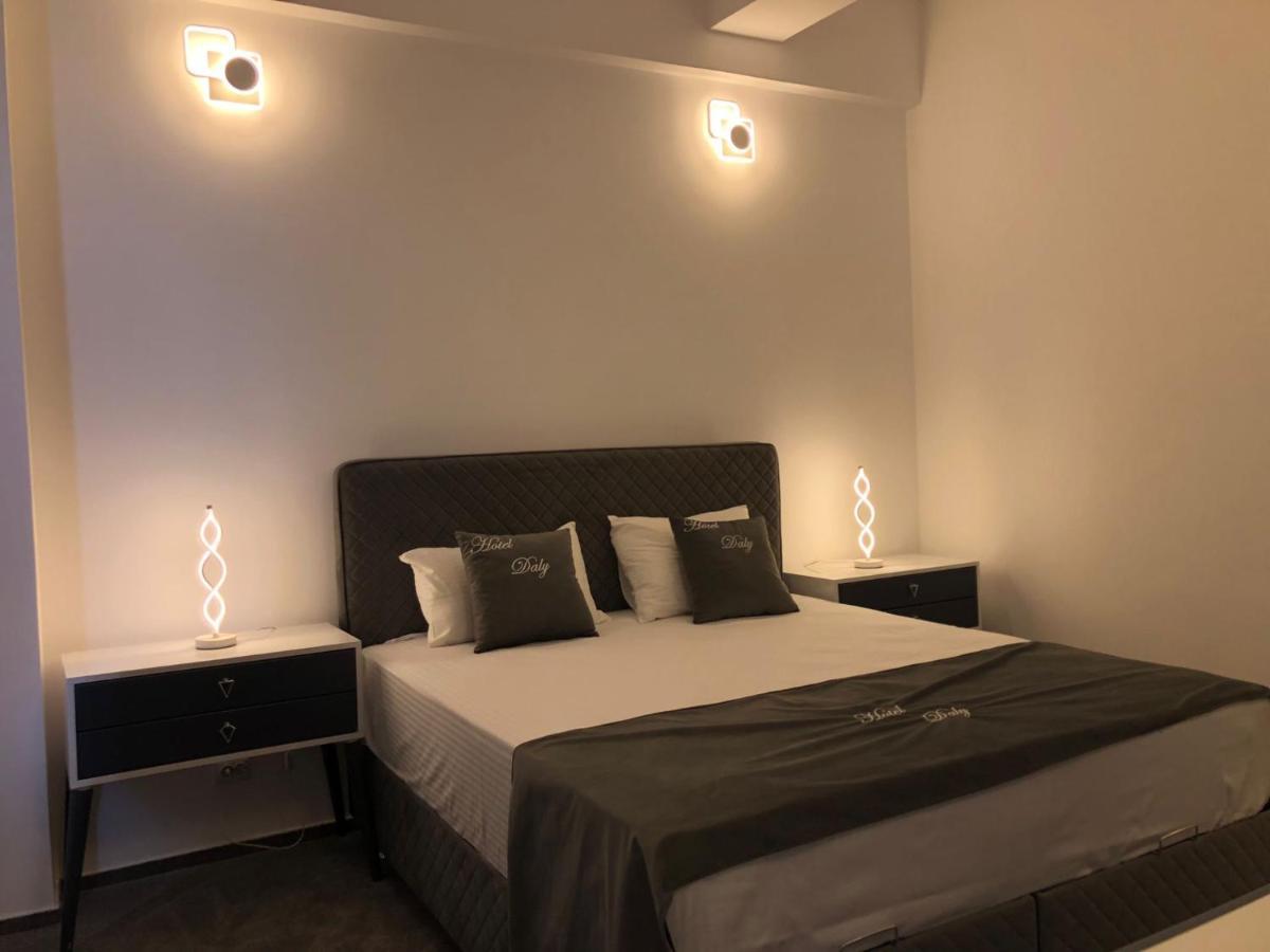 Hotel Daly Ploieşti Exteriér fotografie
