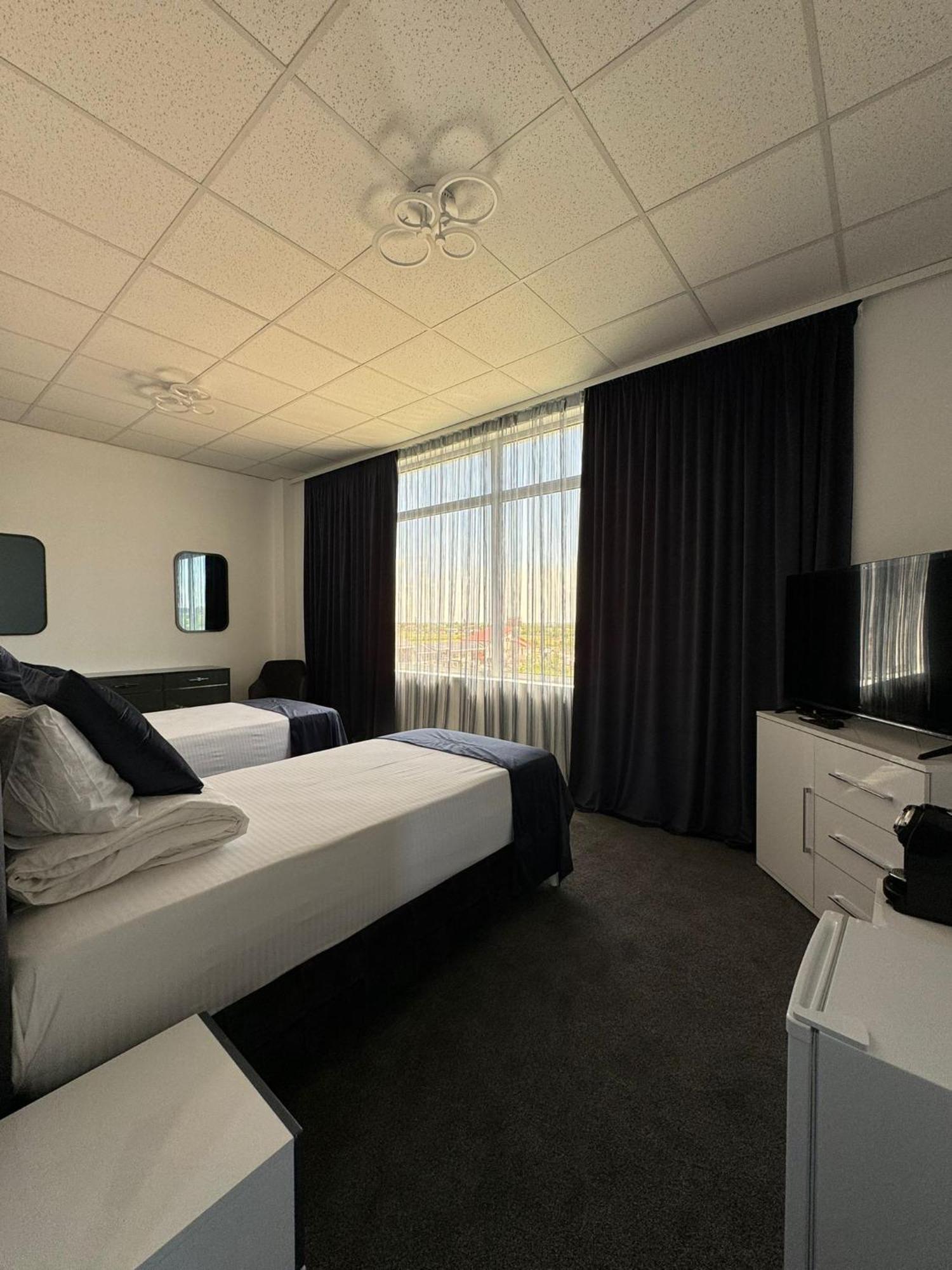 Hotel Daly Ploieşti Exteriér fotografie
