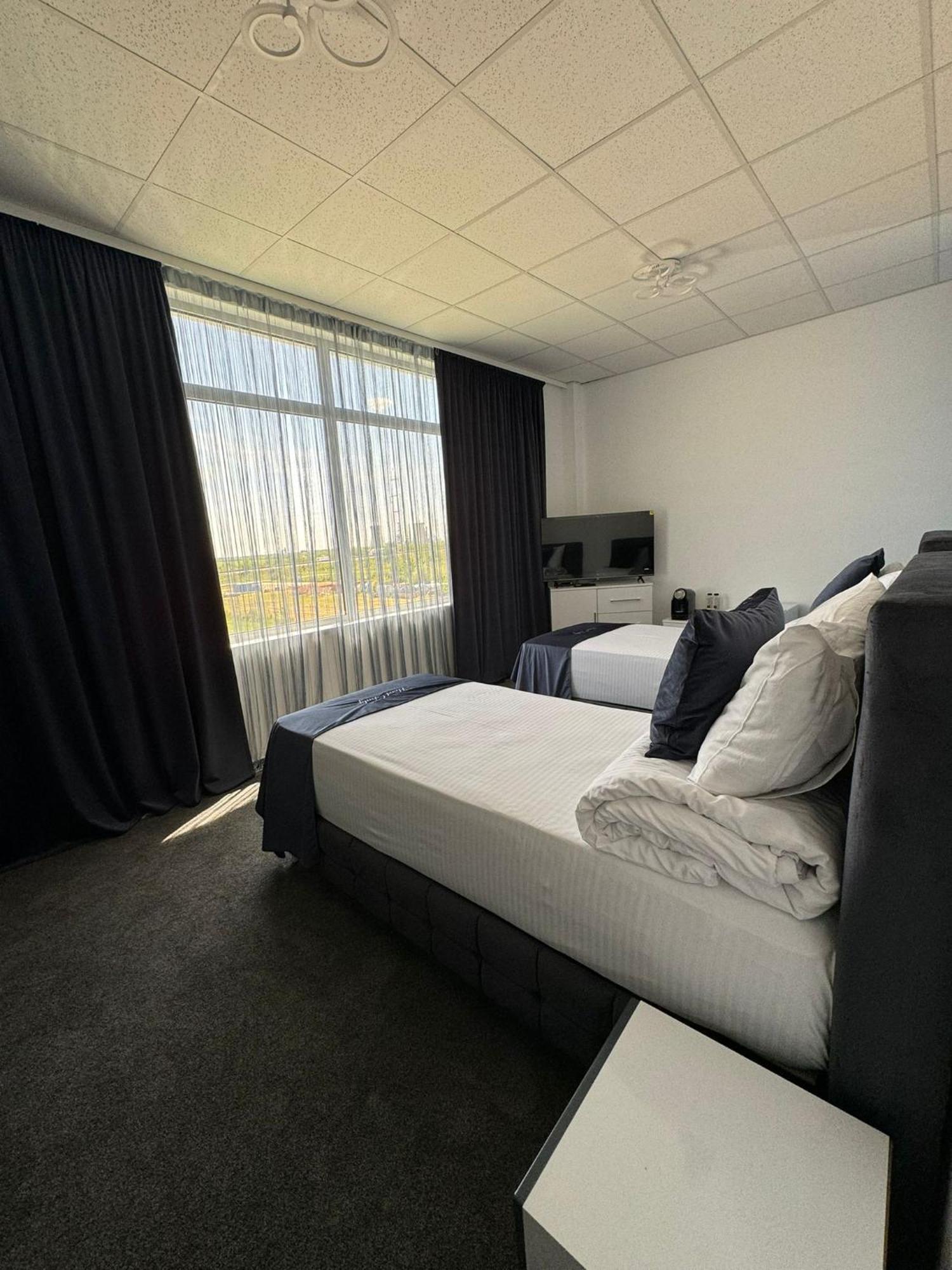 Hotel Daly Ploieşti Exteriér fotografie