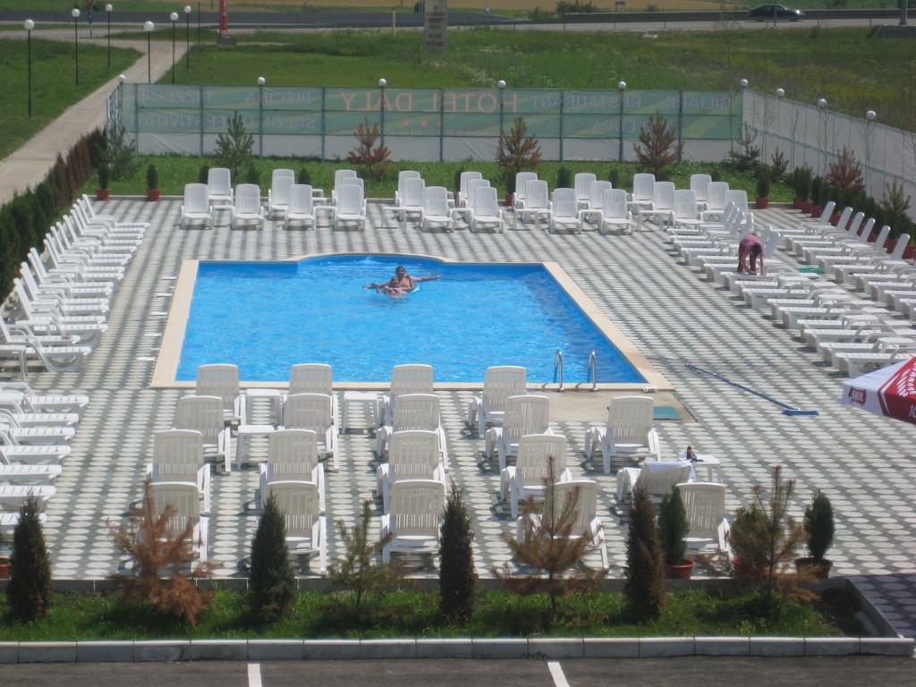 Hotel Daly Ploieşti Exteriér fotografie